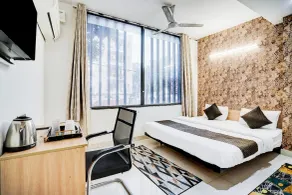 KINGS COURT HOTEL - Room