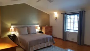 Six Valk Avenue Guest House - Room