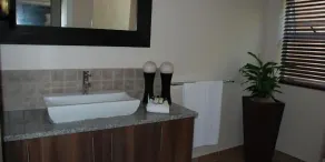 268 On Ridge Guesthouse - Bathroom