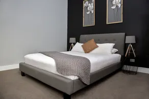 Revive Central Apartments - Zimmer