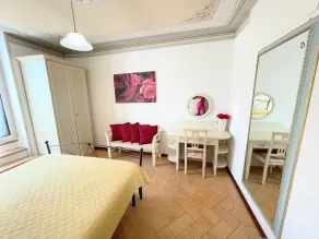 Central Spoleto Apartment With Large Sunny Terrace With Views - Værelse
