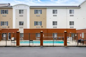 Candlewood Suites Enterprise by IHG - Piscina