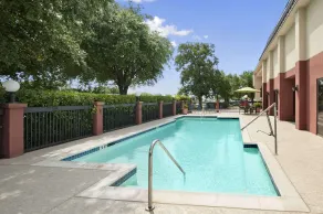 Baymont by Wyndham Lewisville - Piscine