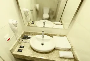 DOM Suites motel (Adult Only) - Bathroom