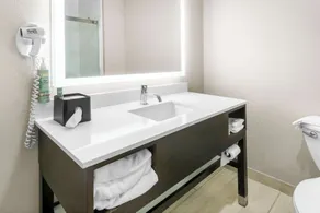 Best Western Abilene Inn & Suites - Bathroom