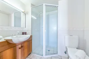 Ocean Views Galore - Airlie Beach - Bathroom