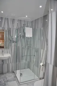 voco The Clifton Folkestone by IHG - Bathroom