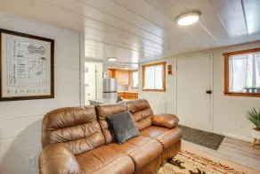 Walk to Beach: Dog-friendly Cabin in Glenbrook! - Interiør