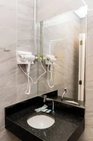 Airport Hotel Gru - Bad