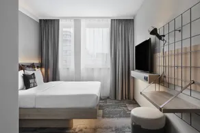 Moxy Duesseldorf City - Room