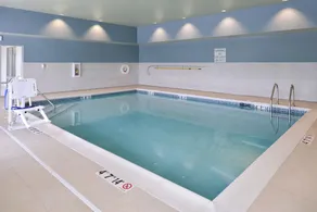 Holiday Inn Express & Suites Omaha Airport by IHG - Piscina