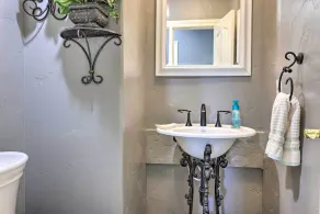 Extravagant 4,500 Sq Ft Home in Hill Country! - Interior