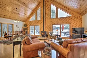 Exceptional Home w/ Deck ~ 3 Miles to Sand Valley - Innenbereich