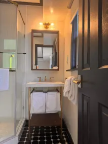 Community Court Motel - Badezimmer