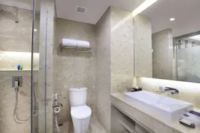 Aston Kartika Grogol Hotel & Conference Center - Bathroom