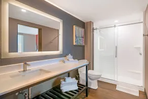 Cambria Hotel & Suites Plymouth - Chambre