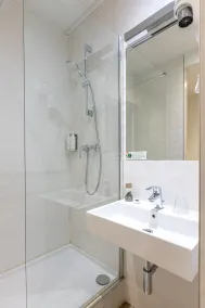 Hotel Romance Malesherbes by Patrick Hayat - Bathroom