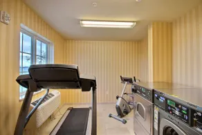 AmericInn by Wyndham Oshkosh - Fitnesscenter