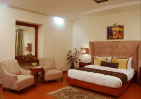 HK Clarks Inn, Amritsar - Room