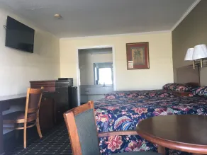 Travelodge by Wyndham Orangeburg - Room