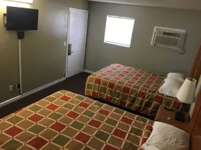 Red Carpet Motel - Room