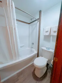 Whitecap Mountains Resort - Zimmer