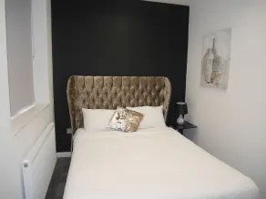 Milburn House  Luxury Apartments - Camera