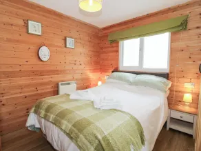 The Log Cabin - Room