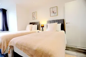 NEC Airport Interchange Apartments - Værelse