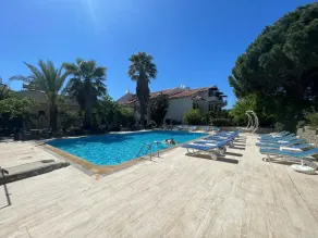Ünlü Otel - Piscina