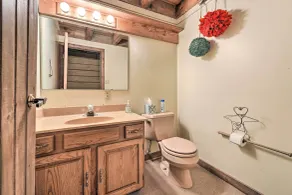 Primitive Goshen Pine Lodge With Fireplace! - Badrum