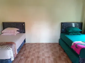 Nita's Homestay Banyuwangi - Room