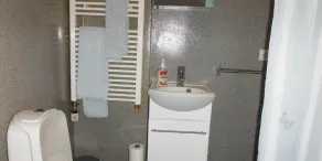 Three Sisters Studio Apartments - Baño