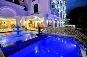 Crown Nguyen Hoang Hotel - Pool