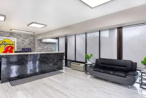 Super 8 by Wyndham Nashville West - Lobby
