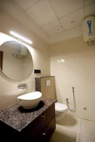 Hotel Dhingra Inn - Baño