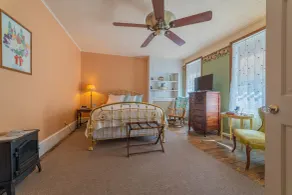 The Maid's Quarters Bed Breakfast & Tearoom - Room