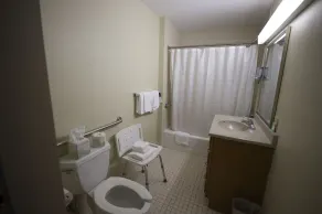 Peaks of Otter Lodge - Bathroom