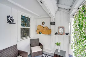 Hike, Fish & Ski: Riverside Barn Loft in Lee - Innvendig