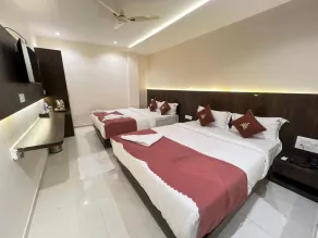 CR Residency By Glitz Hotels - Room
