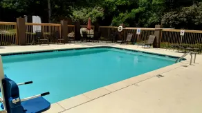 Comfort Suites University - Research Park - Pool