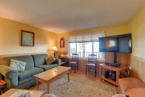Fire Pit & Views! Lake Champlain Shoreline Stay - Innvendig