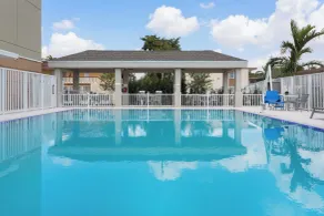 Candlewood Suites Miami Intl Airport - 36th St by IHG - Piscine