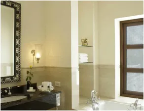 Maidens Hotel New Delhi - Bathroom