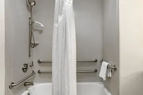 Holiday Inn Louisville Airport South by IHG - Salle de bain