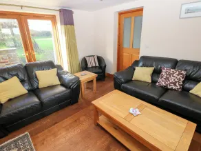 Bwthyn Trecoed - Living area