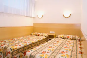 Apartamentos Los Peces Rentalmar - Zimmer