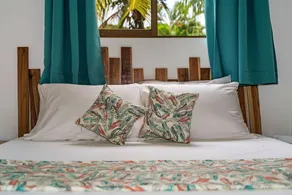 Drift Away Lodge CR - Room
