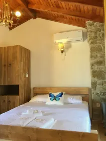 SARI KEÇİ TAŞ OTEL - Room
