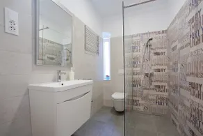 Guverna New City Accommodation - Baño